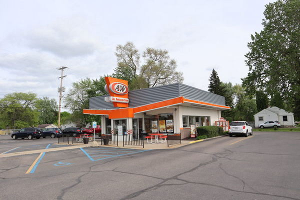 A&W Restaurant - Lansing - 4919 Saginaw Hwy (newer photo)